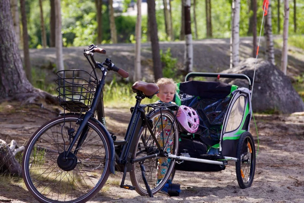 Remorque pour vélo disponible à la location avec Bikeis