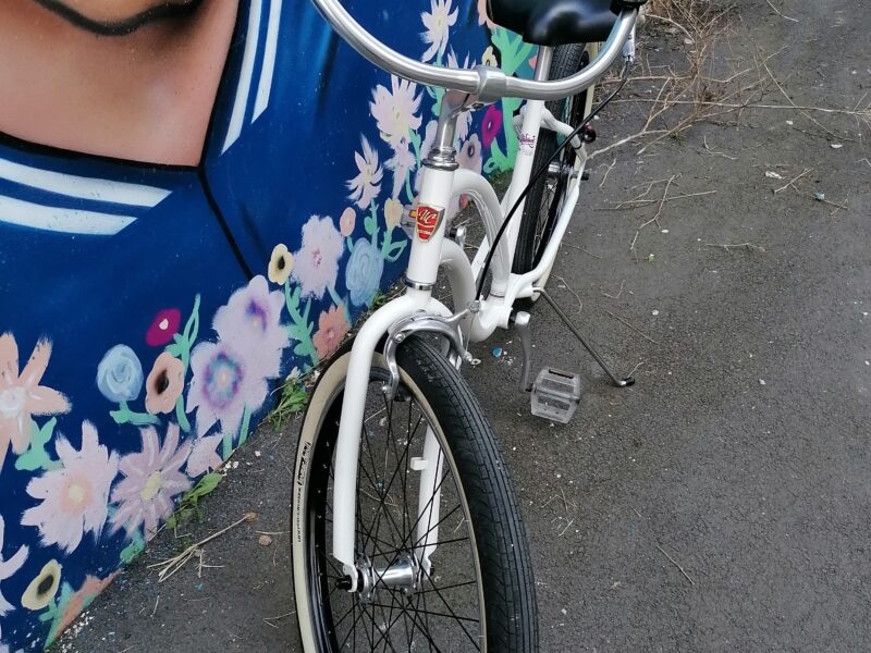 Vélo femme Beach United Cruiser blanc nacrée