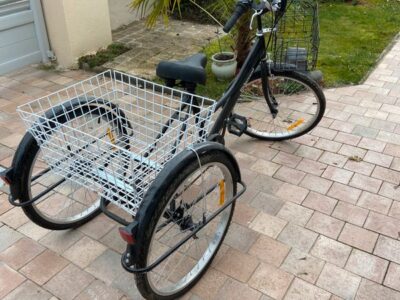 Tricycle pour handicapé avec 7 vitesses. Possibilité à l'heure