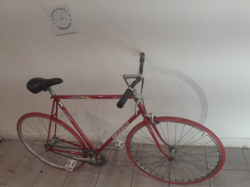 Vélo 2 Rue Talence Bordeaux propose vélo ancien peugeot, Motobécane reconditionnés, tandem Orbita, Vtt Ventana, tricycle, vélo enfant à la location