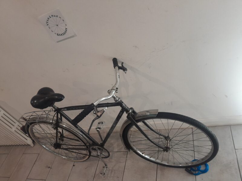 Vélo 2 Rue Talence Bordeaux propose vélo ancien peugeot, Motobécane reconditionnés, tandem Orbita, Vtt Ventana, tricycle, vélo enfant à la location