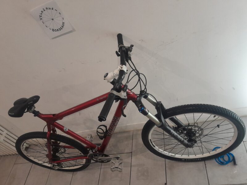 Vélo 2 Rue Talence Bordeaux propose vélo ancien peugeot, Motobécane reconditionnés, tandem Orbita, Vtt Ventana, tricycle, vélo enfant à la location