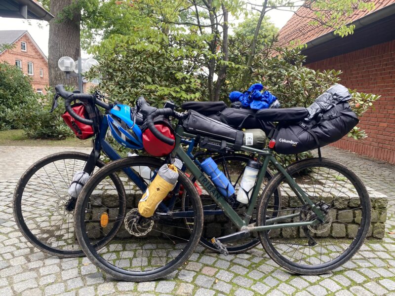 Location vélo gravel tout équipé pour bike trips