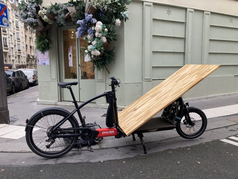 Location vélo cargo utilitaire Douze Cycles - Biporteur électrique