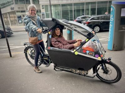 Location vélo cargo Paris URBAN ARROW moteur Bosch location biporteur idf