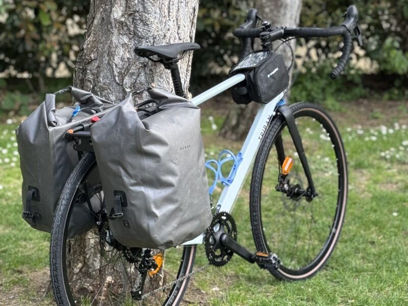 Location vélo BIKEPACKING taille M avec équipements inclus