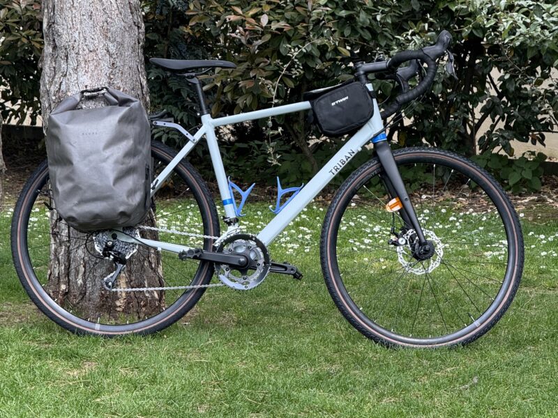 Location vélo BIKEPACKING taille M avec équipements inclus
