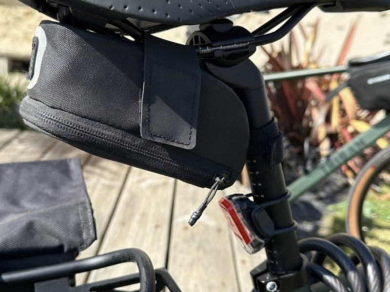 Gravel Décathlon GRVL 120 à louer (Paris – équipé bikepacking)