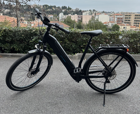 VTC Electrique Cube Kathmandu Hybrid Pro 625