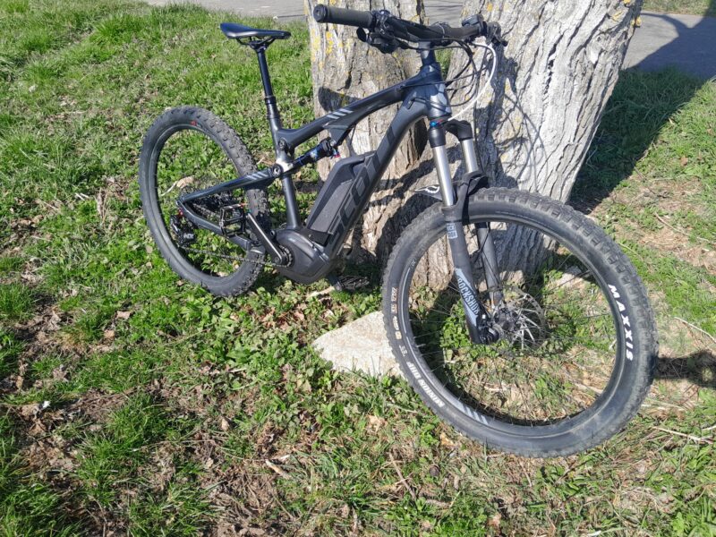 2 VTT à assistance électrique all mountain, louables séparément, prix par jour et par VTT