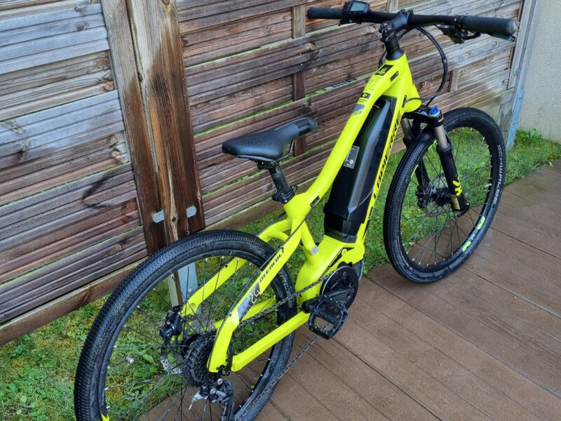 Location VAE Lapierre Overvolt 24 pouces pour enfant à partir de 7 ans ou 1m25. 60 Nm de couple - 9 vitesses