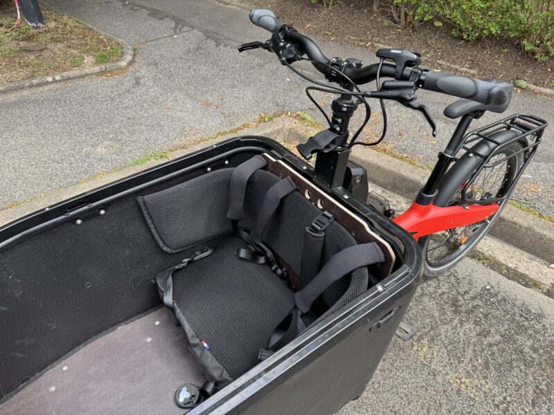 Cargo Toyota Électrique, sièges enfants