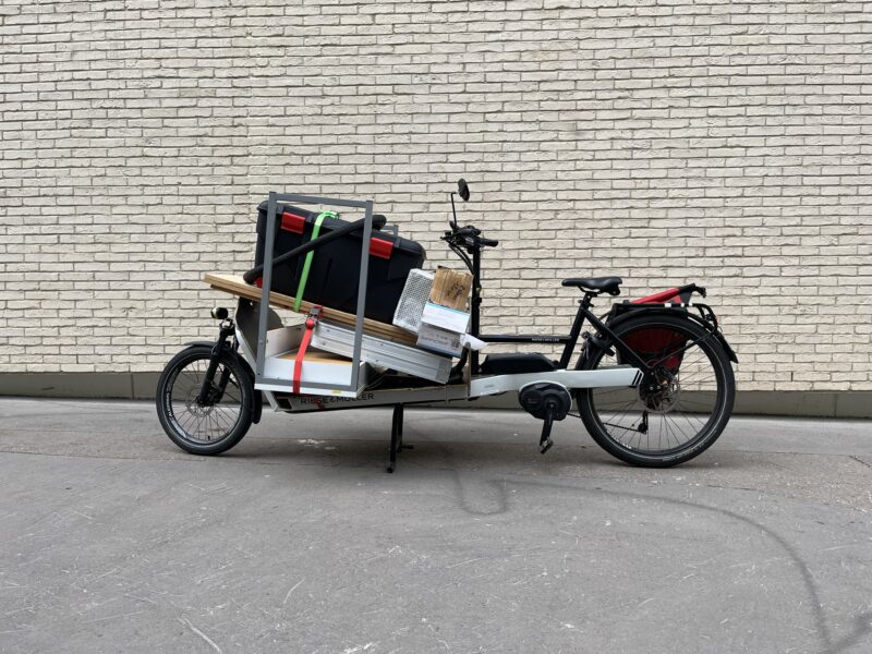 Déménager objets encombrants bureau porte manteau banc en cargo