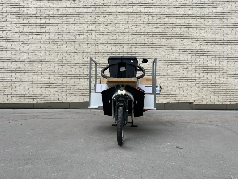 Déménager objets encombrants bureau porte manteau banc en cargo