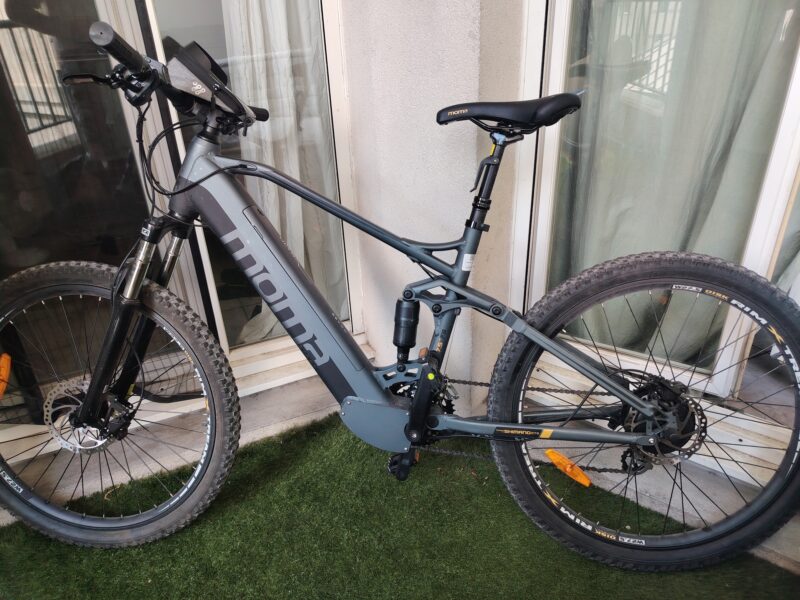 Vélo VTT électrique MOMA taille L