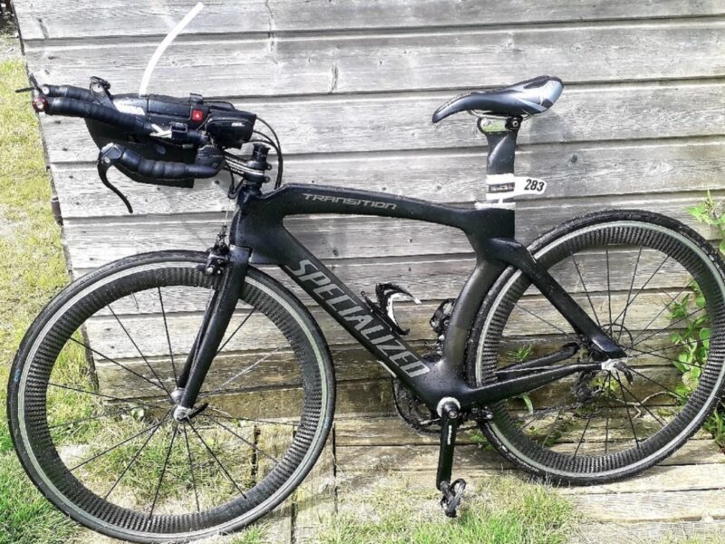 Vélo de triathlon en carbone (Specialized transition)