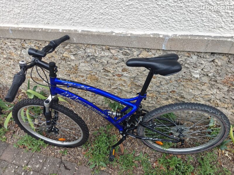 Location VTT tout-suspendu Scrapper